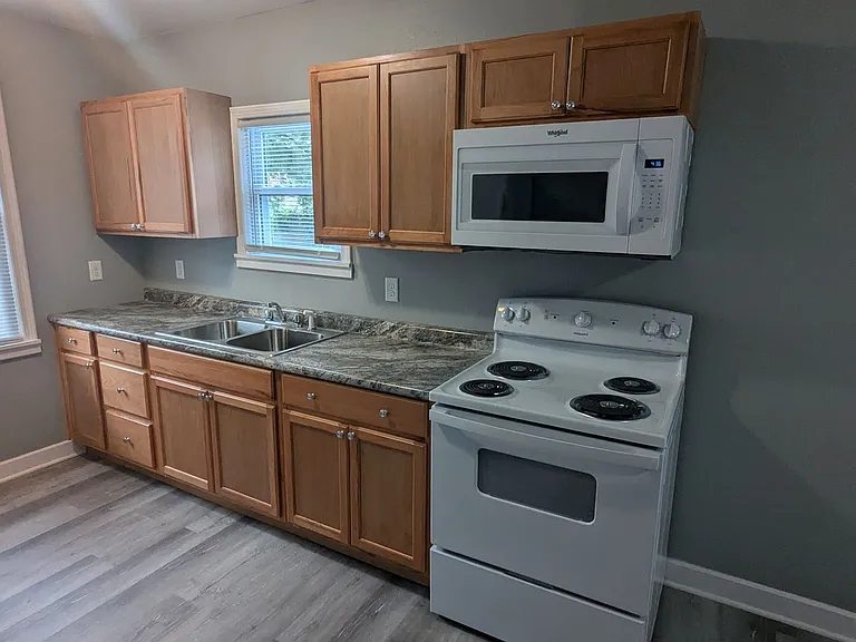 647 Boston Ave — Photo 4