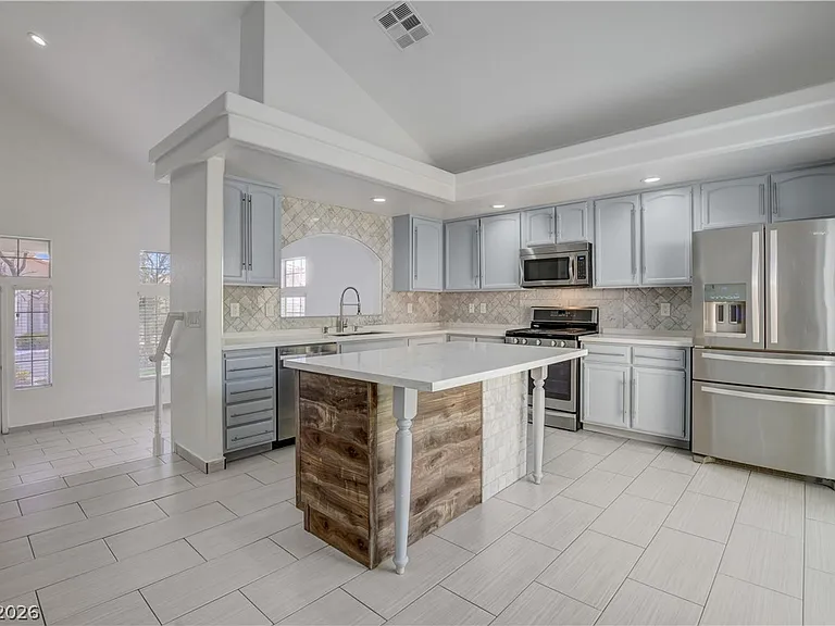 3557 Sedwick Dr — Photo 17