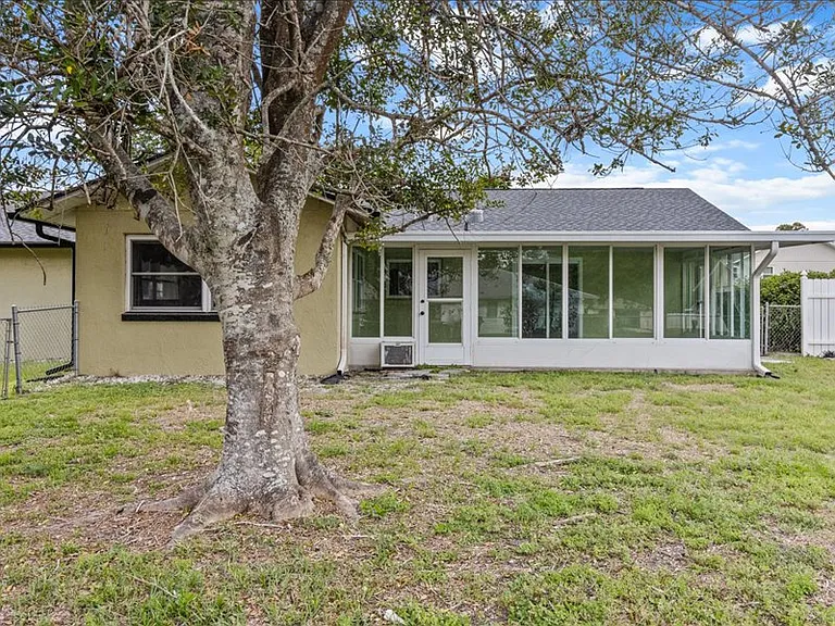 3591 N Honeylocust Dr — Photo 18
