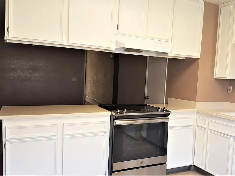 539 E Ridgecrest Blvd #H — Photo 4