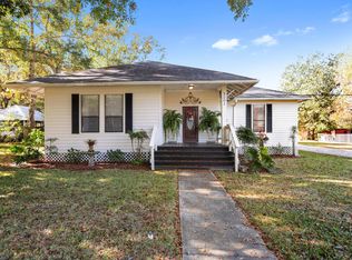 5201 Weems St, Moss Point, MS 39563