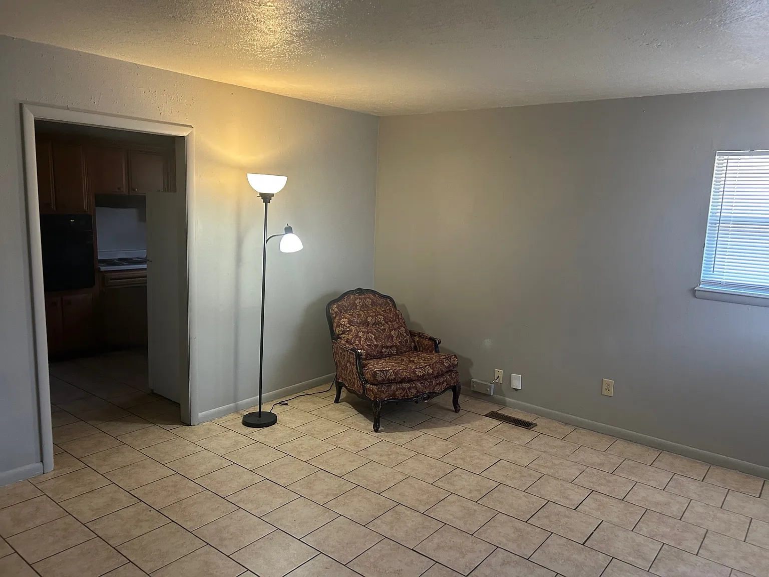 1 bed, 750 sqft, $842 — Photo 4