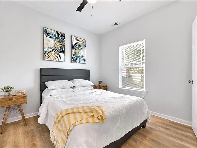 56 Holly Rd NW — Photo 9