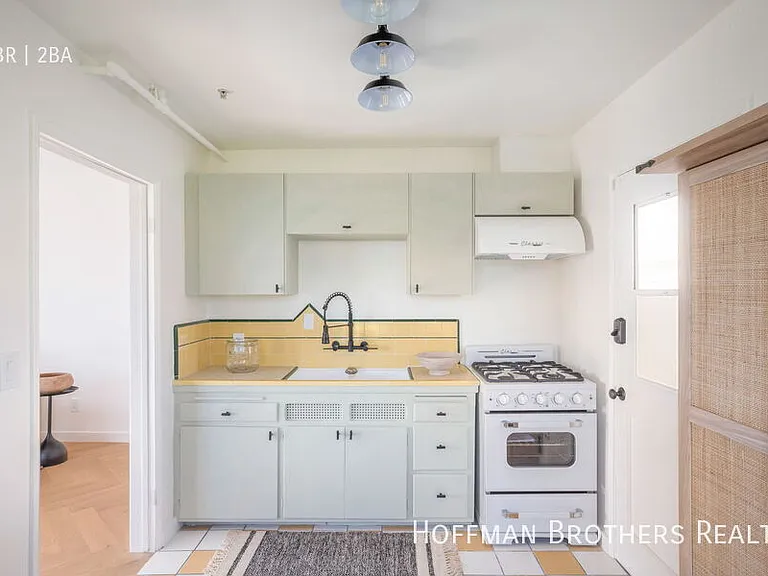 1661 Appian Way #1 — Photo 10