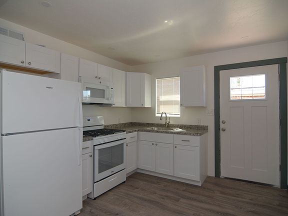 3rd image of 2554 E Silver St