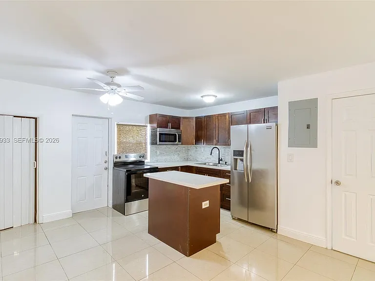5215 SW 40th Ave #48 — Photo 7