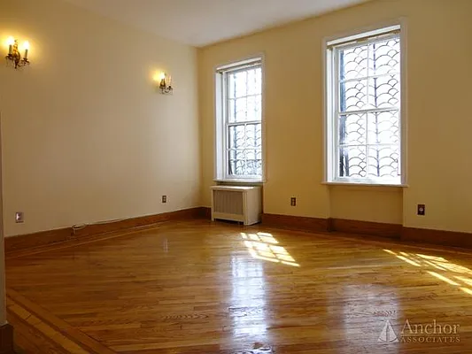 Rented by Anchor Associates | media 15