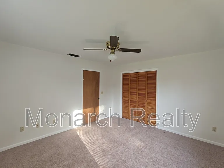 6133 NW 33rd St — Photo 17