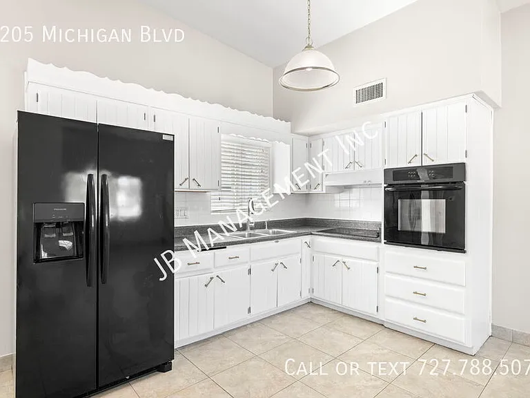 1205 Michigan Blvd — Photo 9