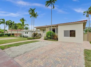 1450 Marseille Dr, Miami Beach, FL 33141
