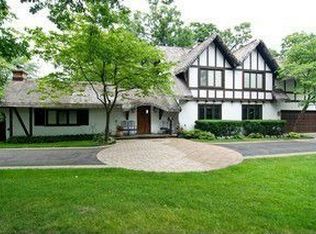 481 Woodland Rd, Highland Park, IL 60035