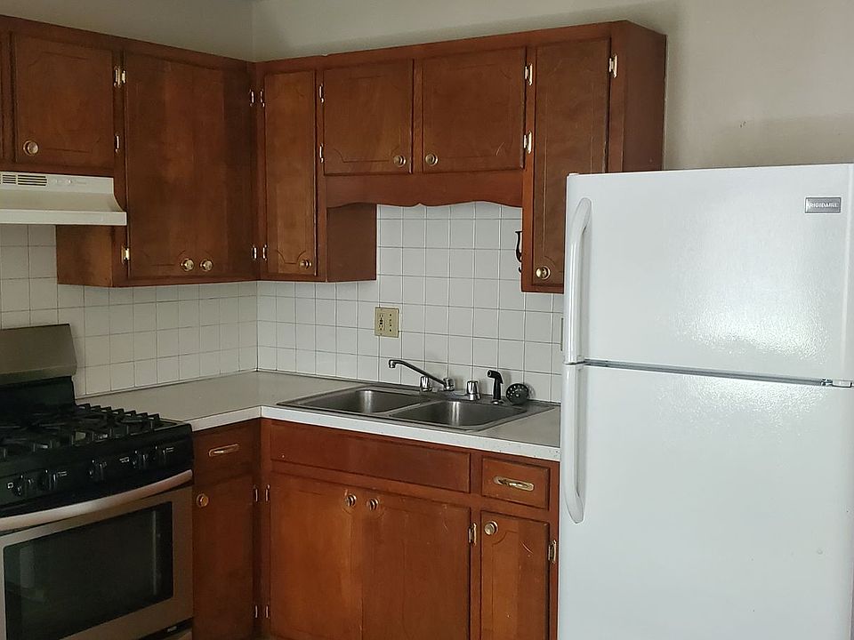 1st image of 11604 E Lexington Ave