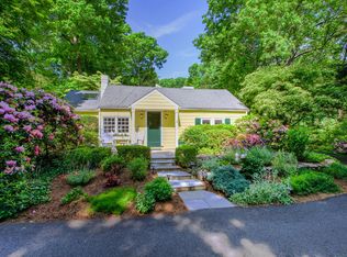 32 Spring Water Ln, New Canaan, CT 06840