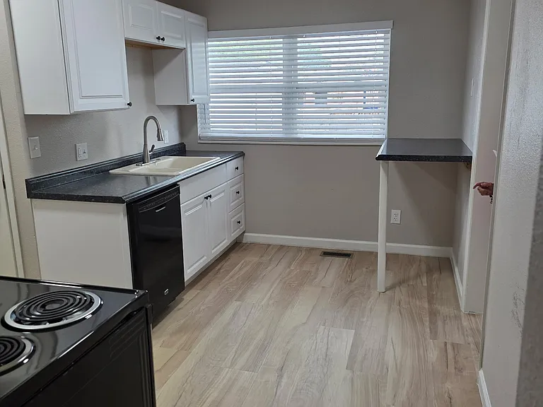7405 Ralston Rd — Photo 8