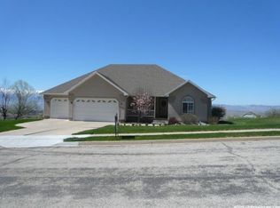 2827 View Crest Cir, North Logan, UT 84341