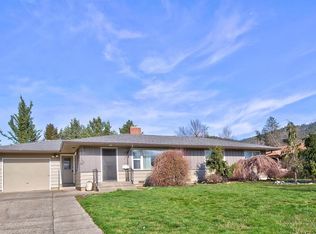 734 NE Savage St, Grants Pass, OR 97526