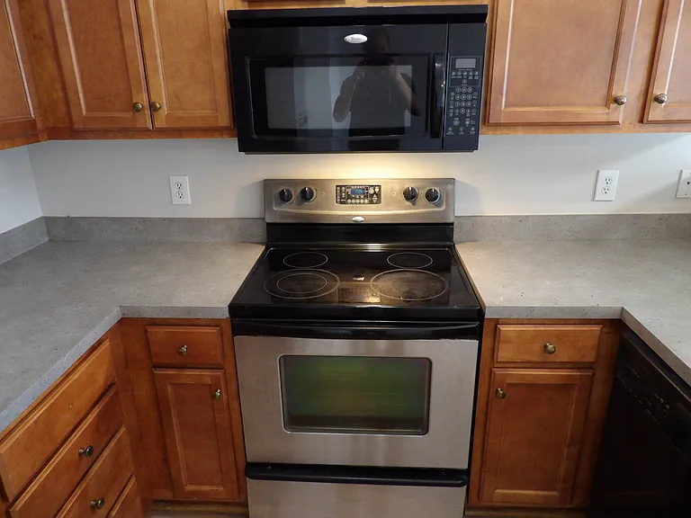 108 Charleston Ct — Photo 18