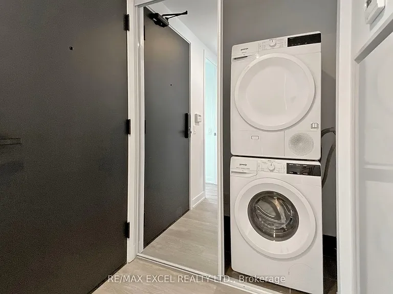 88 Queen St E #1710 — Photo 13