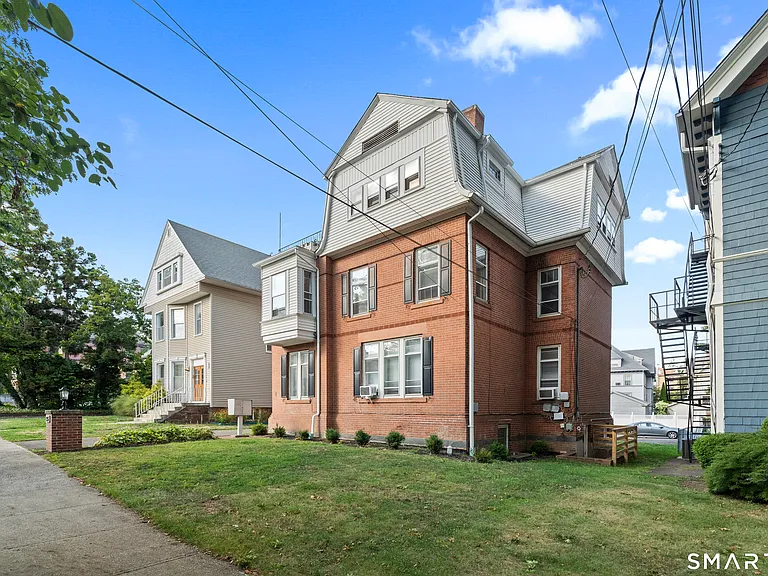 251 Lawrence St #LL — Photo 14