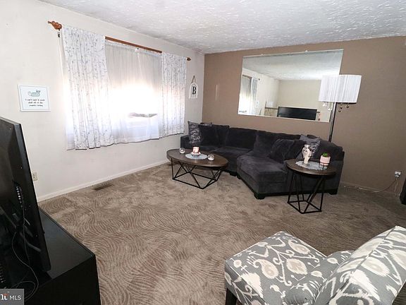 4th image of 11947 Alberta Dr