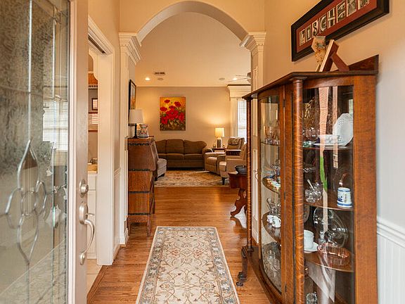 3rd image of 121 Avalon Path