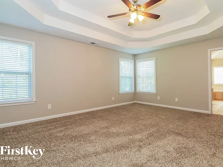 168 Crossing Dr — Photo 7