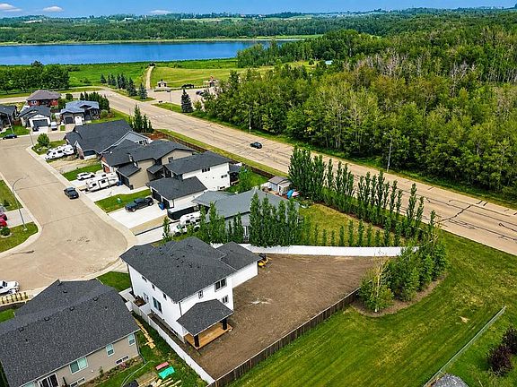 2nd image of 14 W Napoleon Meadows Way
