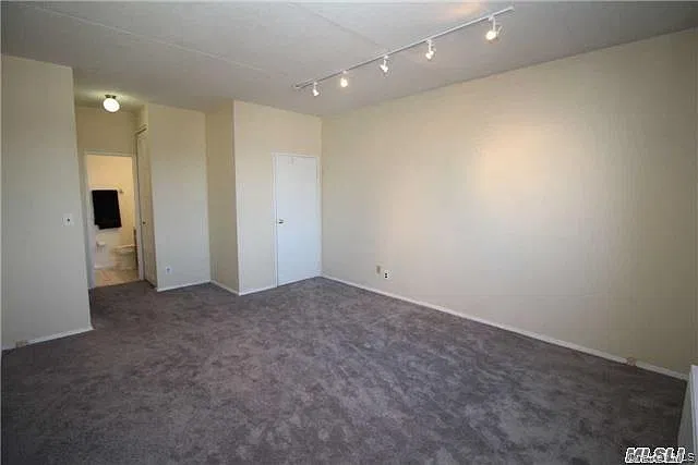 2 bed, 2.0 bath, 1000 sqft, $4,000 — Photo 3