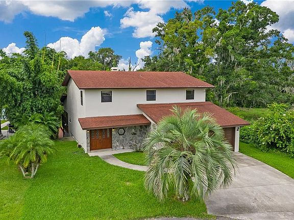 3rd image of 6005 Mountain Lake Dr
