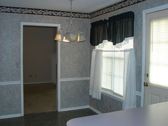 5th image of 19 E Tamah Ln