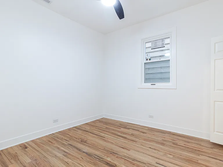 1742 N California Ave #1R — Photo 18
