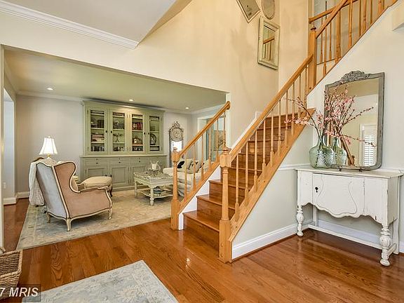4th image of 9320 Weathersfield Dr