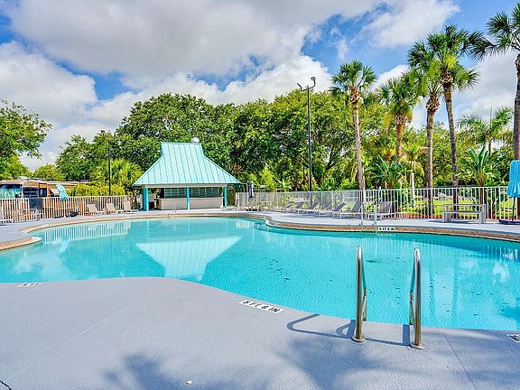 Resort-Style Pool