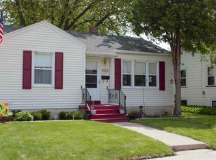 1506 Jefferson St, Oshkosh, WI 54901