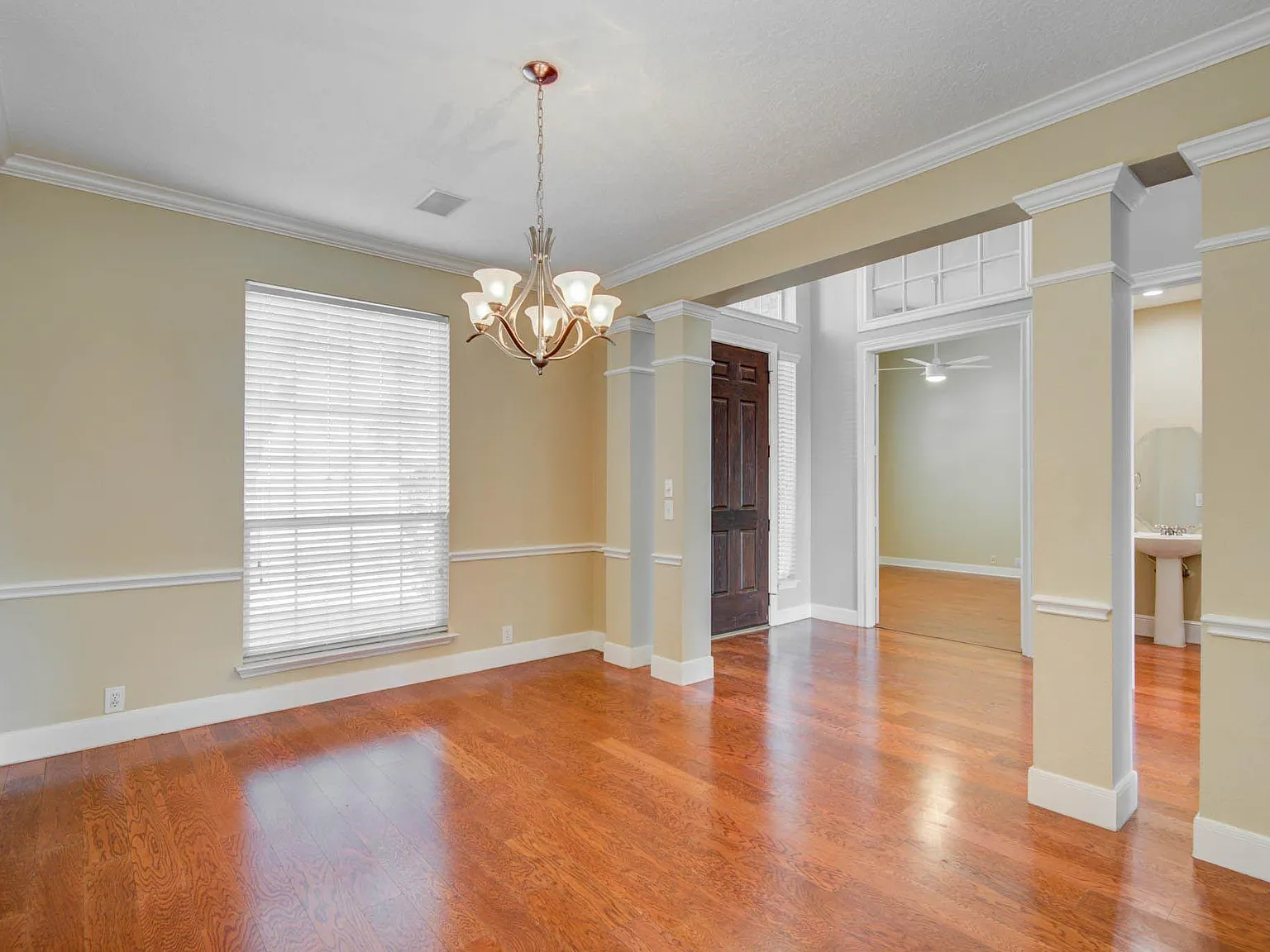 4 bed, 3.5 bath, 3187 sqft, $3,000 — Photo 4