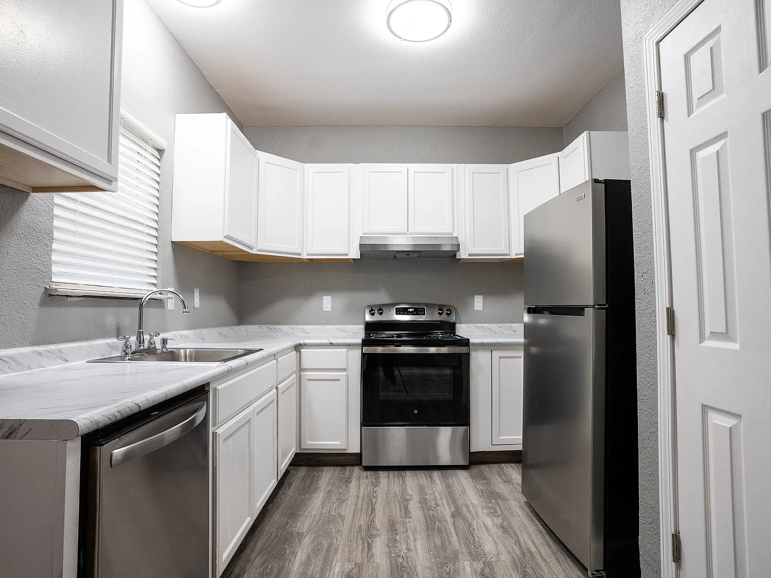 4 bed, 1235 sqft, $2,200 — Photo 2