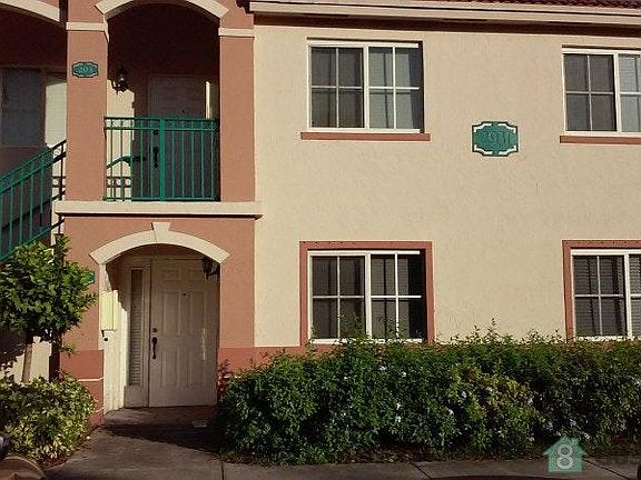 5th image of 1260 SE 29th St Unit 103