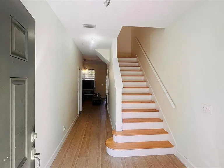 2915 Pointeview Dr — Photo 6