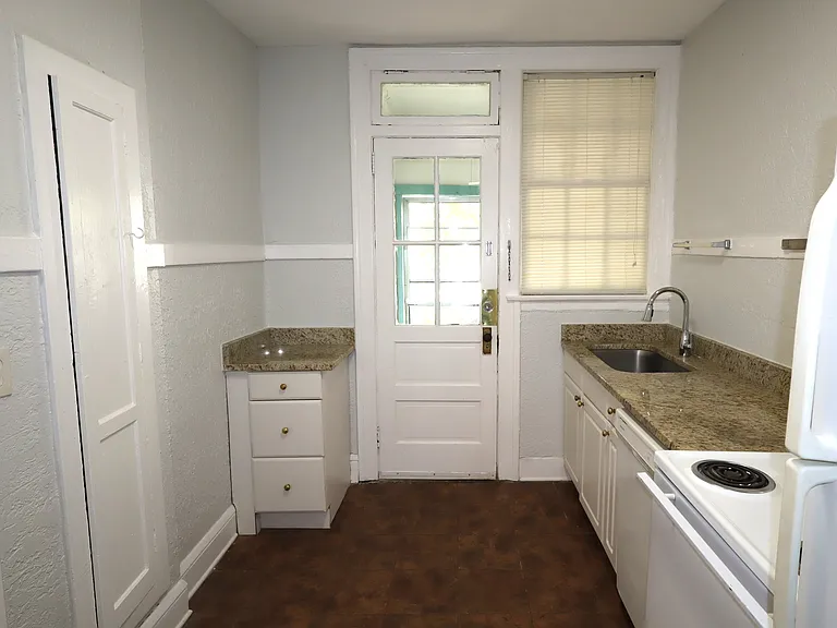 3025 Riverside Ave — Photo 11