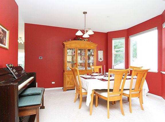 5th image of 1580 Russell Dr