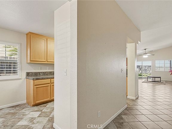 4th image of 1525 La Sierra St
