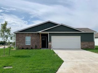 1613 Casey Cir, Newton, KS 67114