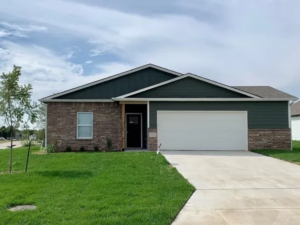 1613 Casey Cir, Newton, KS 67114