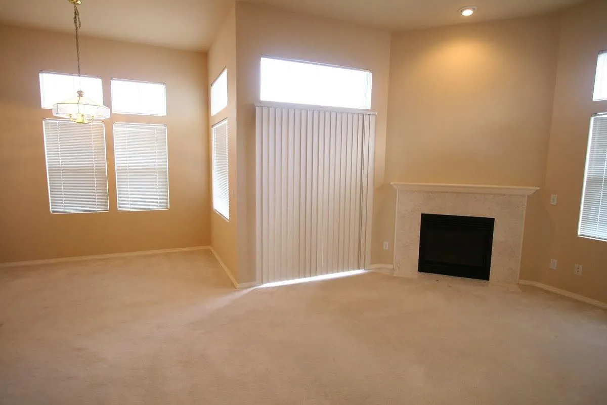 2 bed, 1169 sqft, $2,595 — Photo 4