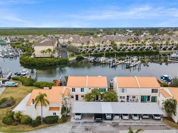 4214 Harbor House Dr, Tampa, FL 33615