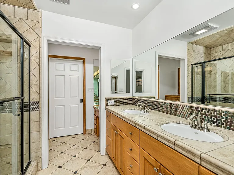 1314 Glenavon Ave — Photo 29