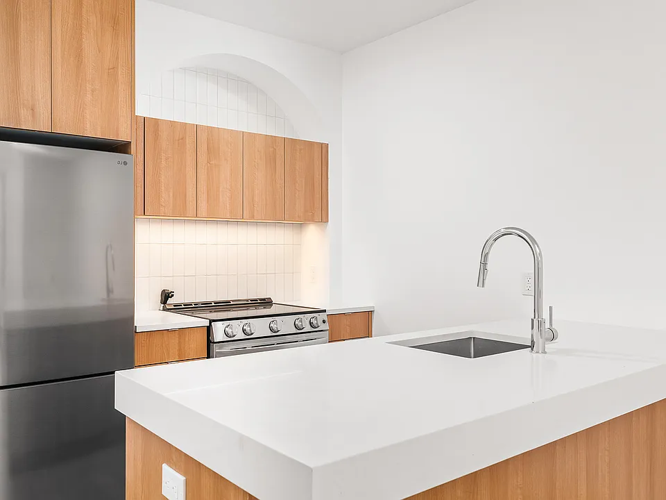 151 S Elliott Pl #6S