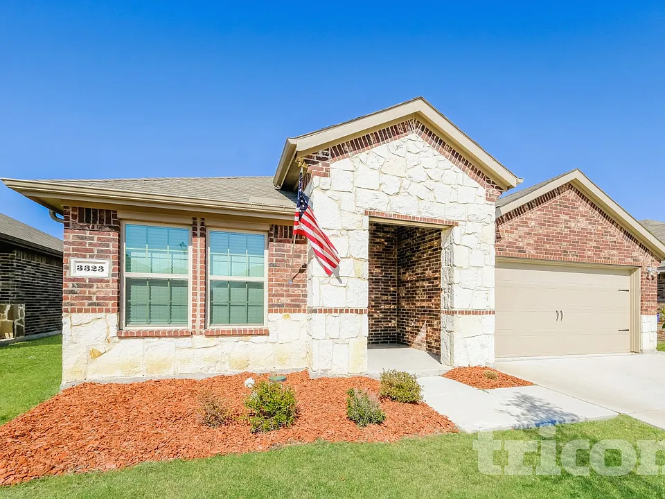 3323 Hawkins Dr