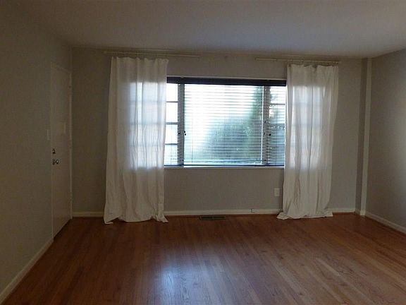 5th image of 2303 20th Ave S APT B