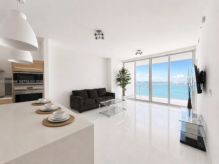 2020 N Bayshore Dr #2909 — Photo 3